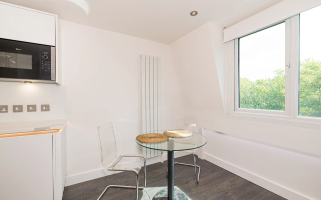 Апартаменты Bright Aircon Apartment Earls Court