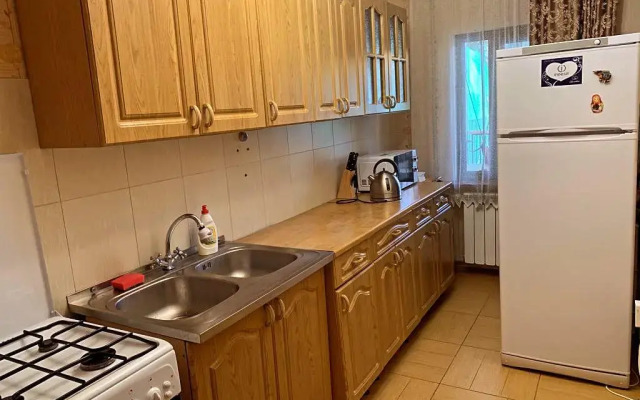 S Basseynom, Verandoy I Sadom Private house