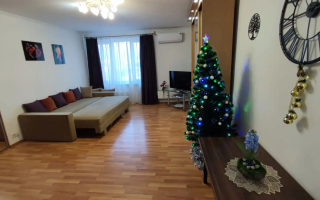 2-kh Komnatnaya Kvartira U Metro Polyanka Flat