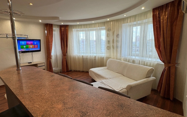 Na Ulitse Sofyi Kovalevskoy 4 Flat