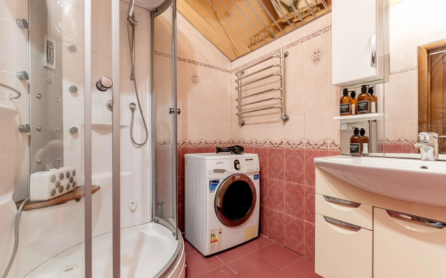 V Beleutovo S Basseynom I Saunoy Private house