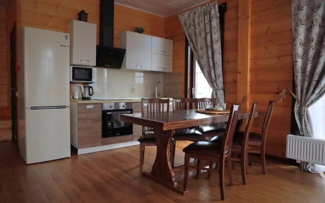 Shale Na Solnechnoj House