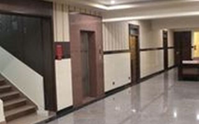 Hotel Raj Vista Suites & Convention