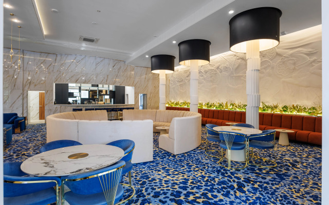 Отель Космос Ла Валли