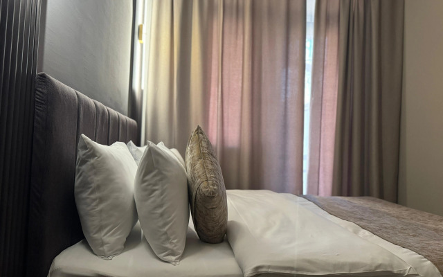 Twelve Inn Hotel
