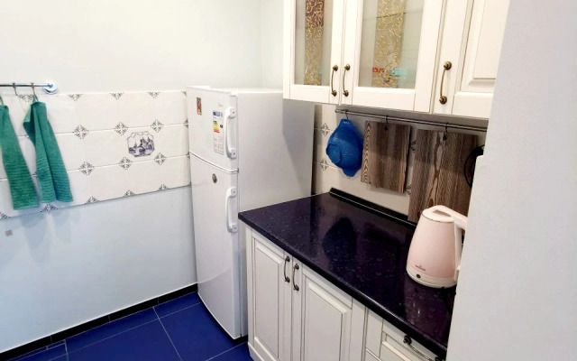 Shikarnaya Odnushka U Morya Flat