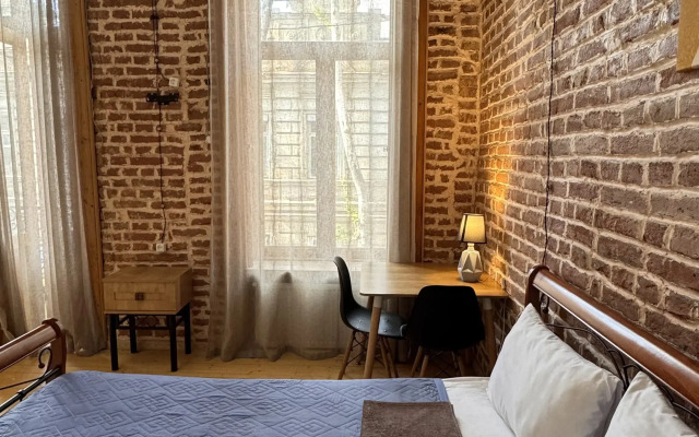 Sunny Apartment, Apartments