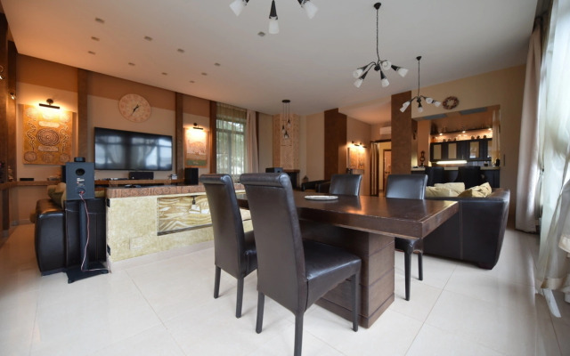 Частный дом Коттедж 3-х этажный