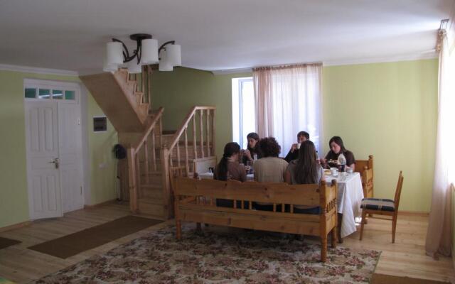 Mazeri Guest House