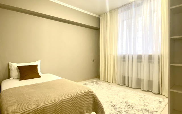3-komnatnaya Na Valikhanova Flat