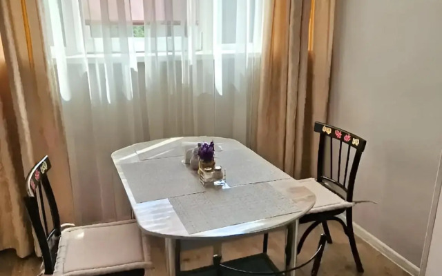 2-kh Komn Solnechnaya Storona Per.Gruzinskiy Parkovka Besplatno Flat