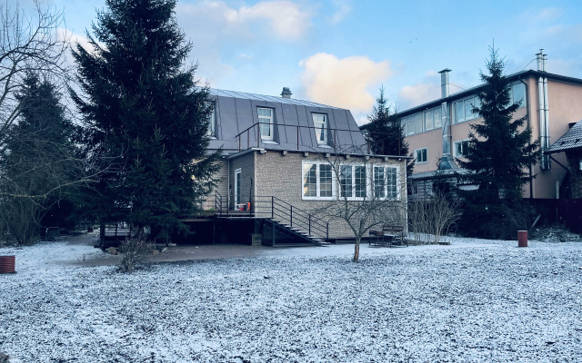 Частный дом у сосен