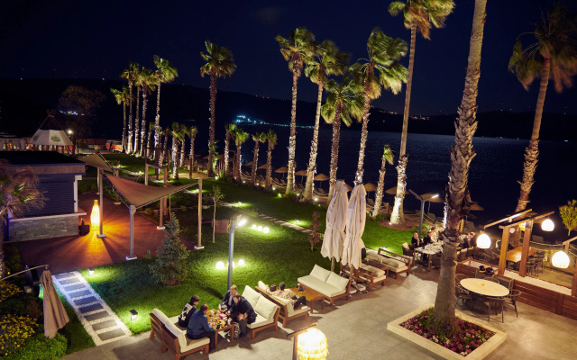 Parmos  Hotel