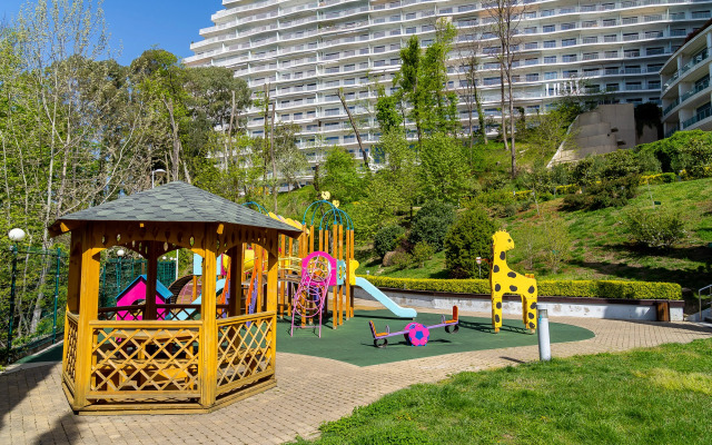 Dizaynerskiy v ZHK Akter Gelaksi Apartments