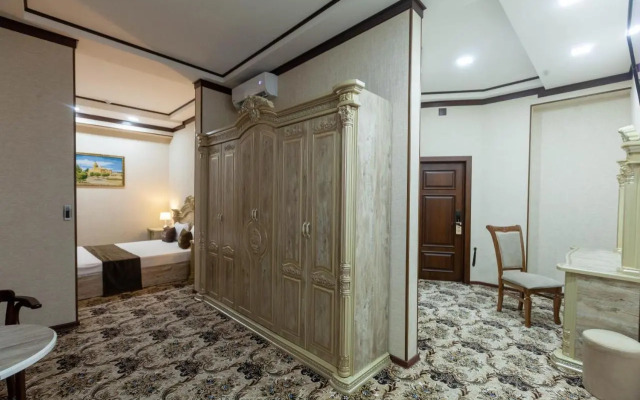 ARK Hotel