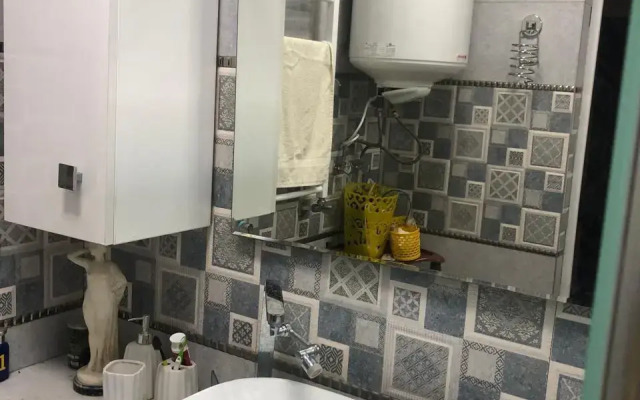 Flat Kvartira na 5-om etazhe v tsentre Baku
