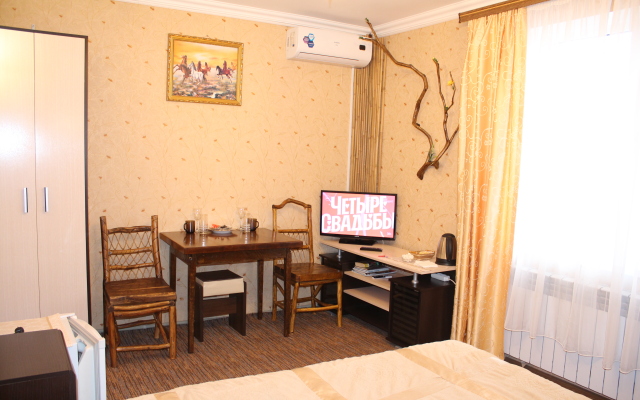 U Druzej Guest House