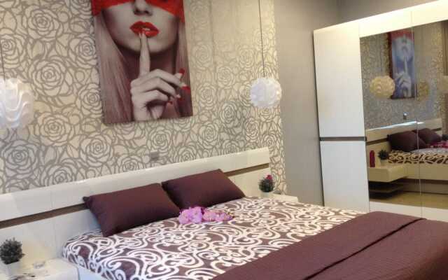 Novye Dvukhkomnatnye  V Tsentralnom Rayone Apartments