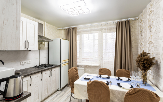 Bolshaya trekhkomnatnaya kvartira v gorode Voskresensk Flat