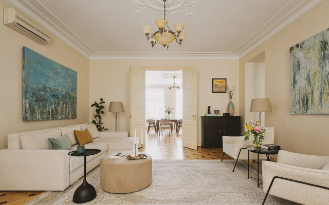 Апартаменты Minin Apartments у Эрмитажа 130 кв.м.