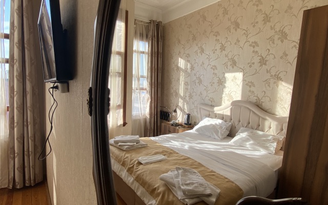 Nuray Hotel