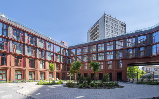 Svetlye v tsentre goroda okolo metro Kurskaya Apartments
