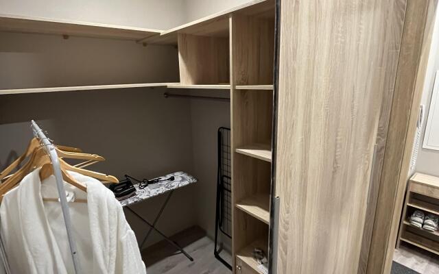 Krasivaya I Uyutnaya V Tsentre Gorod Flat