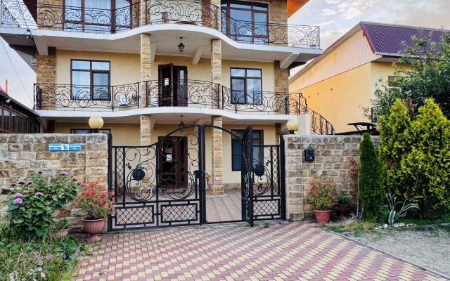 Dacha Na Aprelskoy Guest house