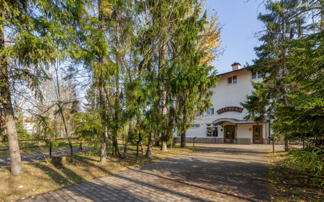 Spas-Kamenka Hotel