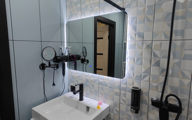 Апартаменты потрясающая студия напротив Политеха терминала в центре Нефтяников