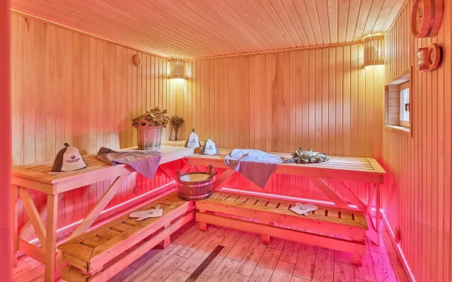 HILLS1200. Residence. Glamping. Bany.