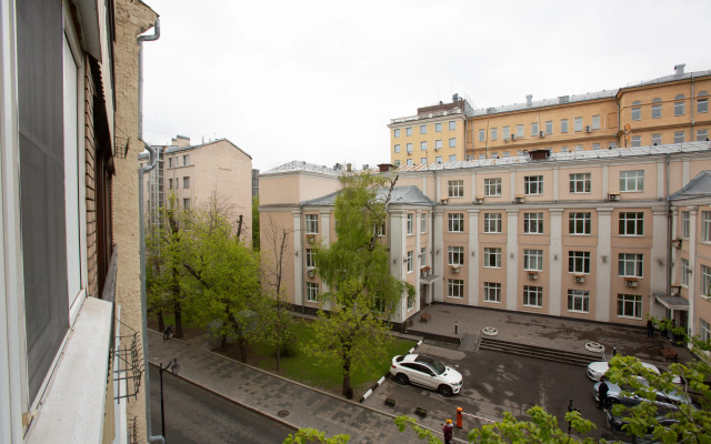 Na Bronnoy U Patriarshikh Prudov Apartments