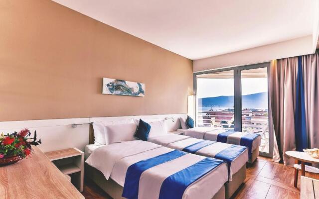 Carine Hotel Delfin