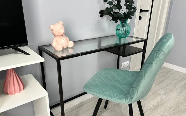 Trekhmestnye s Vidom na Reku Flat