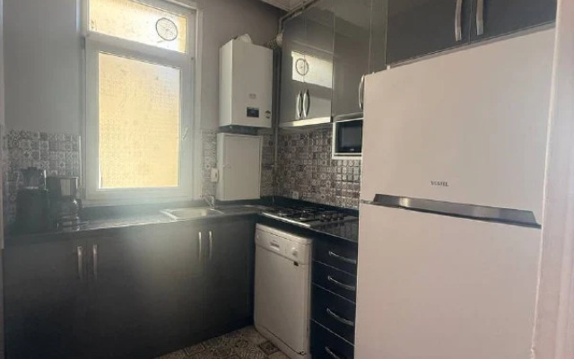 3BR Apt 4AC Balcony 5 Min to Metro Apartments