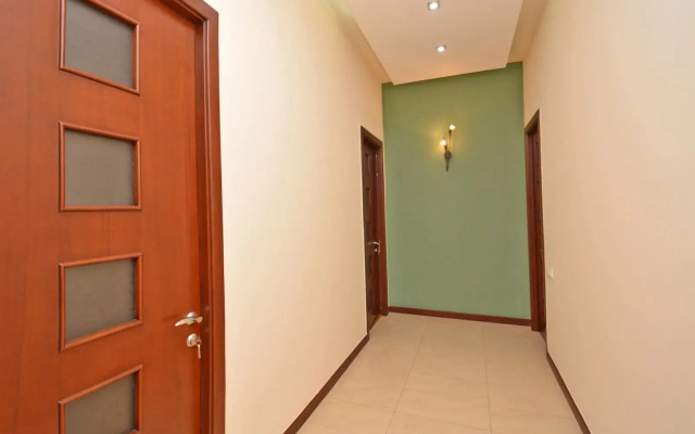 3-Komn. V Novostroyke, Ulitsa Arama, Di6413 Flat