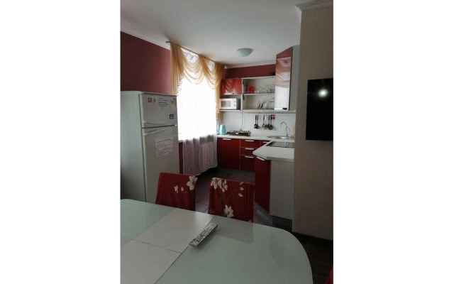 Apartments Trehkomnatnyie v mikrorajone 8a, 42