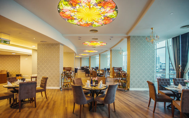 JRW Welmond Hotel SPA & Casino