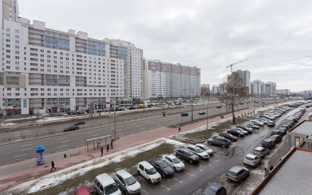 3-bedroom on Derzhinskogo Avenue 22 Center Apartments