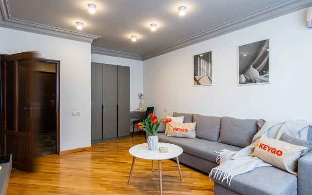 KeyGo #0120, 1 Bedroom, Near The Opera House Apartments