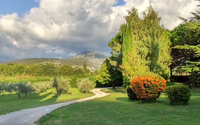 Mas De Cocagne En Provence Guest House
