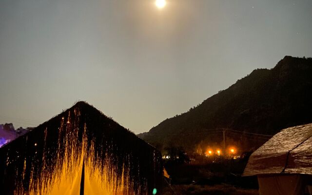 Zoe Glamping
