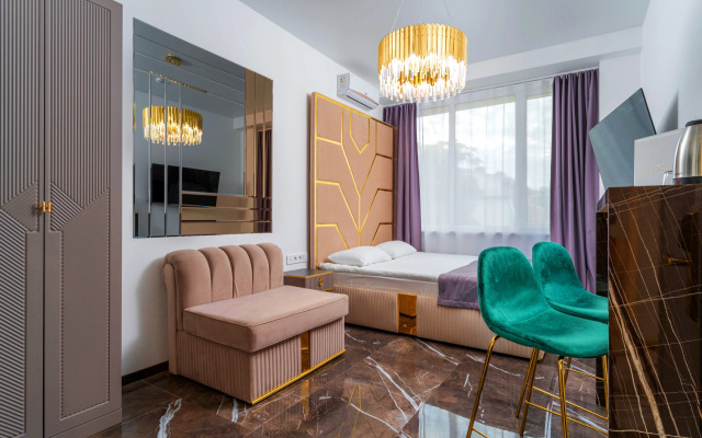 Ranovskiy Park Manhattan Hotel