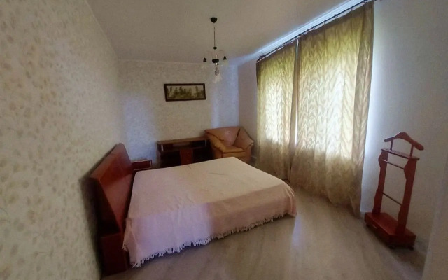 V Zheleznovodske Private House