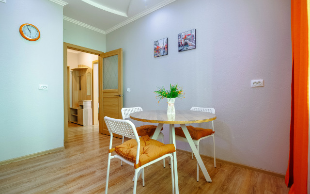 Komfortnyie vozle Botanicheskogo Sada Apartments