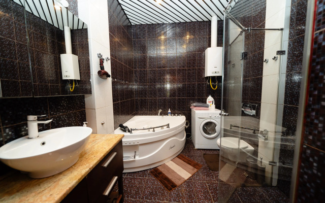 S Dzhakuzi Dlya 6 Chelovek Apartments