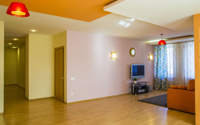 Na Dekabristov Apartments
