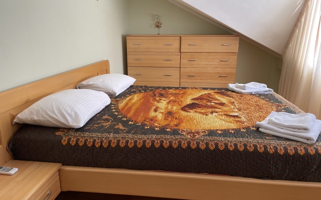 Dom S Basseynom U Morya Private House