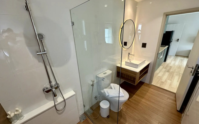 The Titie Halo1 Apartments