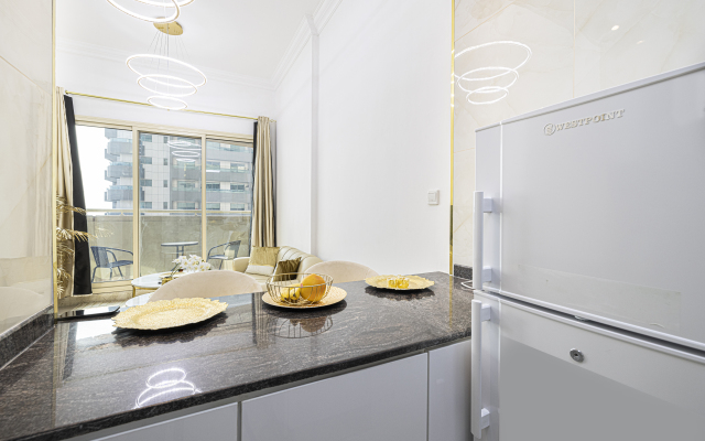 Luxury 1 Bedroom on Marina Walk Apartments